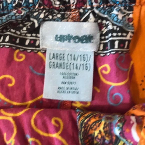 Short and shirt bundle, Old Navy short, Uproar top - Picture 7 of 8